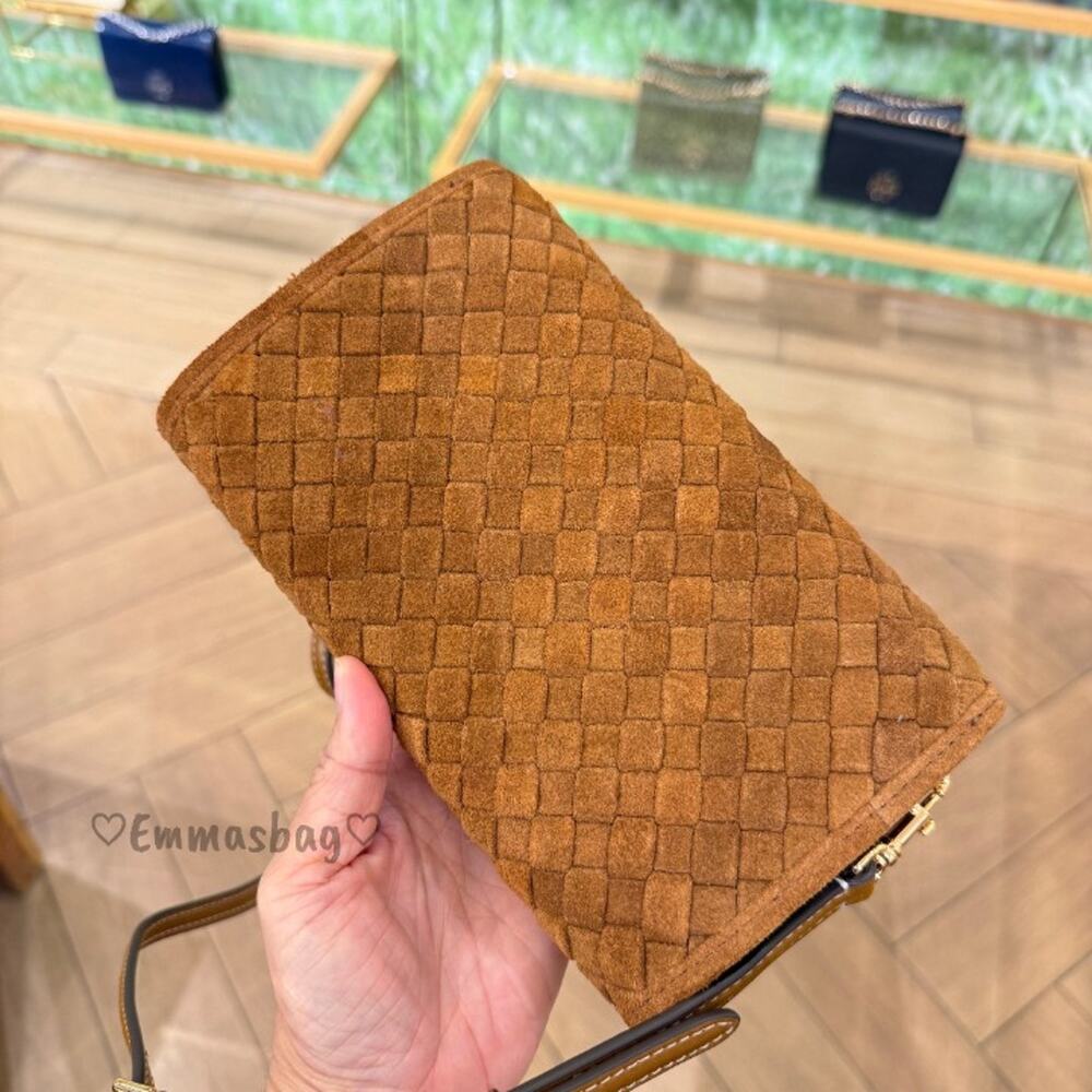 New‼️Tory Burch Thea Woven Flat Wallet Crossbody 175918 $595 - Picture 4 of 11